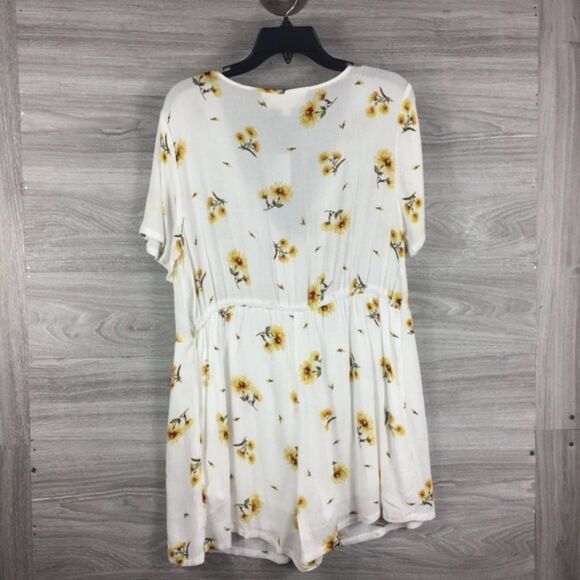 HIATUS FLORAL BUTTON DOWN ROMPER - Picture 3 of 5